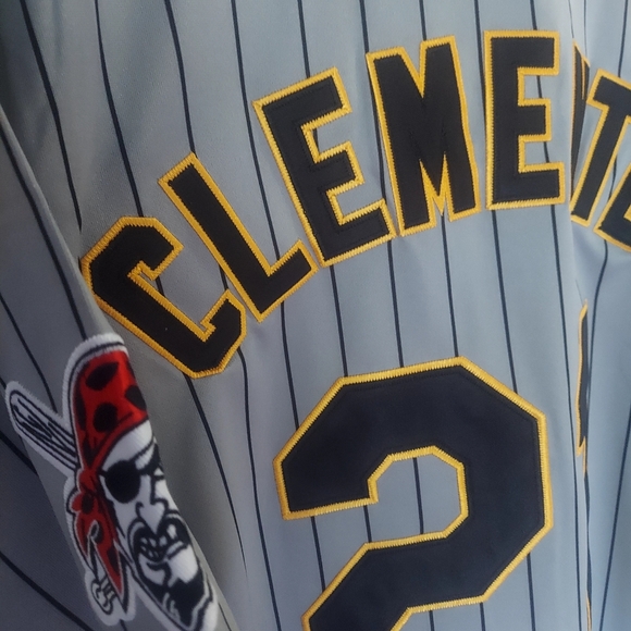 Roberto Clemente Pittsburgh Pirates Gray Pinstripe. NEW - Picture 4 of 8